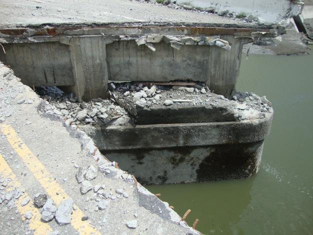 台西橋重建拉高三米  預計明年九月通車