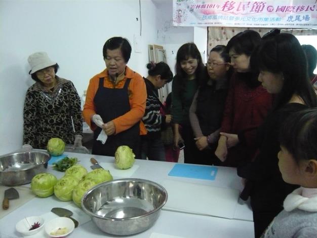 參與活動的新移民及家人踴躍分享大陸以及雲林在地的風情，並學習大陸與台灣美食製作