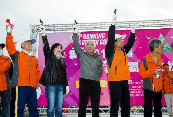 2013農博虎尾全國馬拉松賽蘇縣長鳴槍開跑。