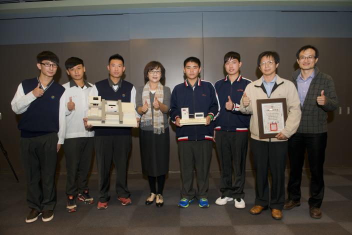 蘇縣長頒獎表揚參加2014年韓國首爾國際發明展團隊