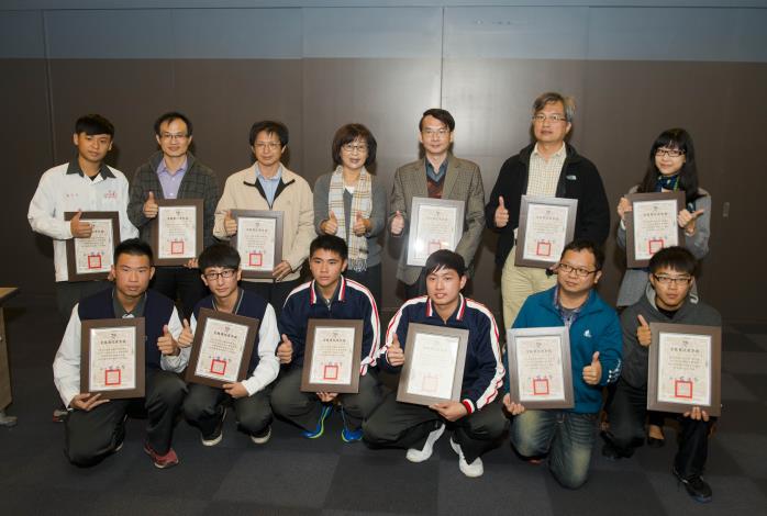 蘇縣長頒獎表揚參加2014年韓國首爾國際發明展團隊