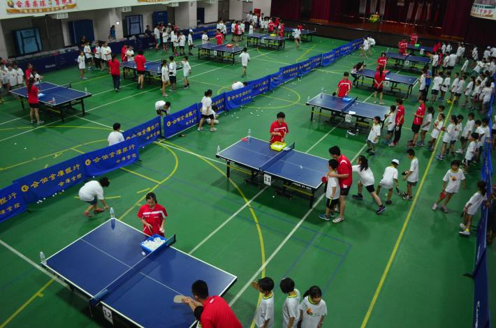 300位學童參加桌球育樂營