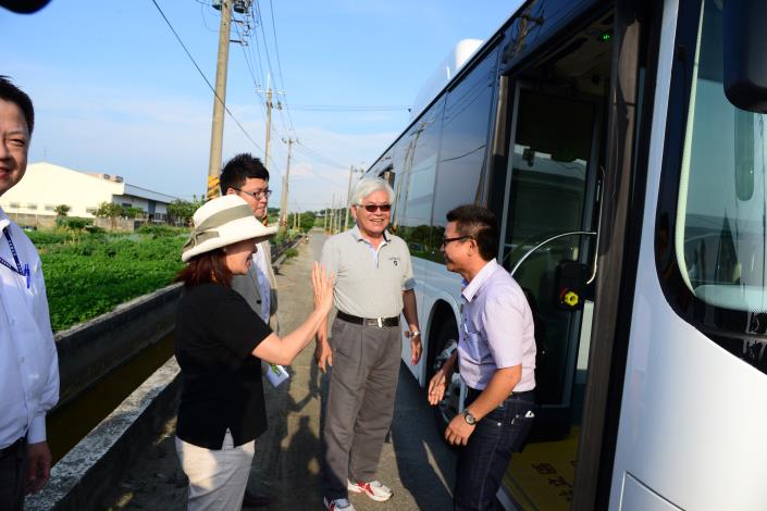會後更安排雲林客運源能公車接送屏東縣府貴賓至高鐵搭乘，可謂真正的綠能之旅。