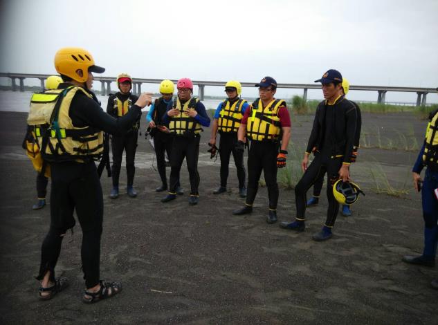 雲林縣消防局 6月13日起至6月17日辦理氣墊船及充氣式救援艇訓練