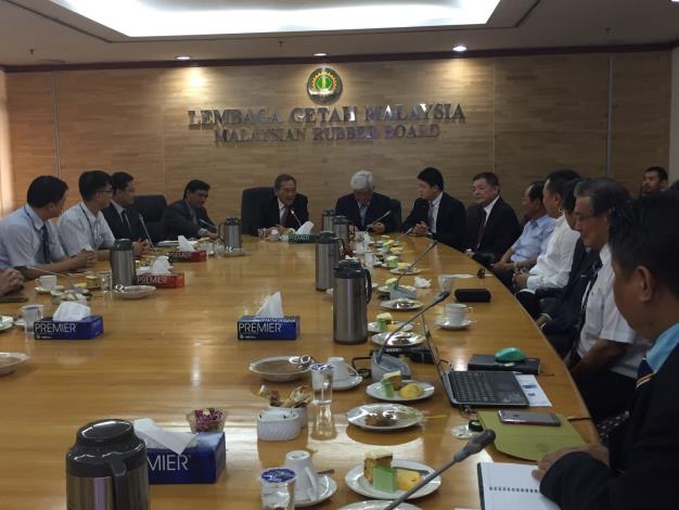 李縣長率團與參訪馬來西亞國家橡膠局交流
