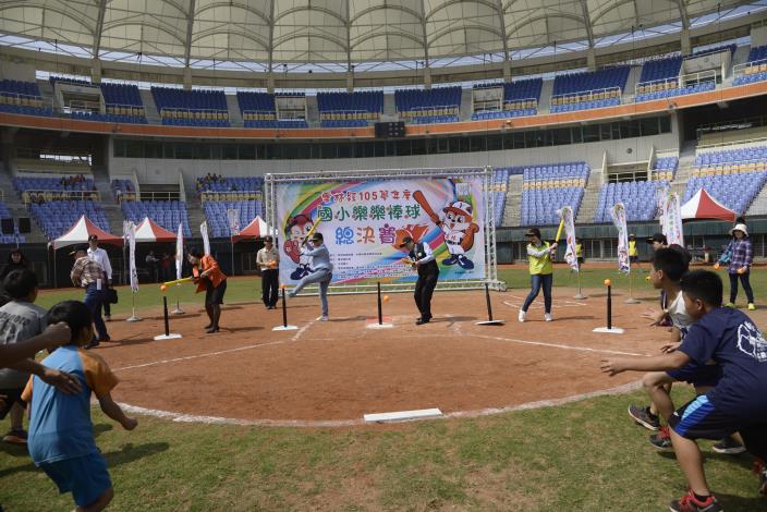 棒球運動在縣府近年來積極推展之下，已成為縣內球類運動的主流。