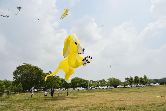 長10米寬5米造型狗風箏「飛力」還有動物造型風箏