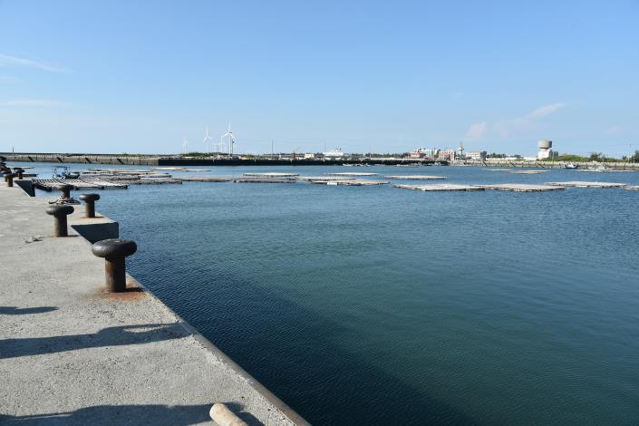 萡子寮漁港是目前評估縣內最合適作為離岸風場維運碼頭的地點
