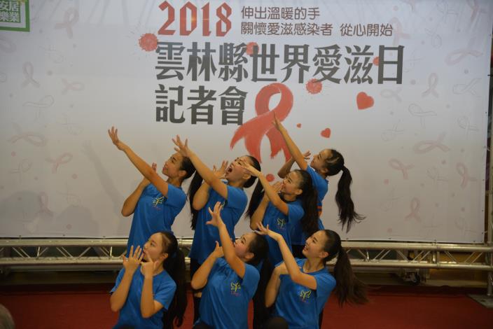 雲林國中學生帶來青春活潑現代熱舞表演揭開序幕