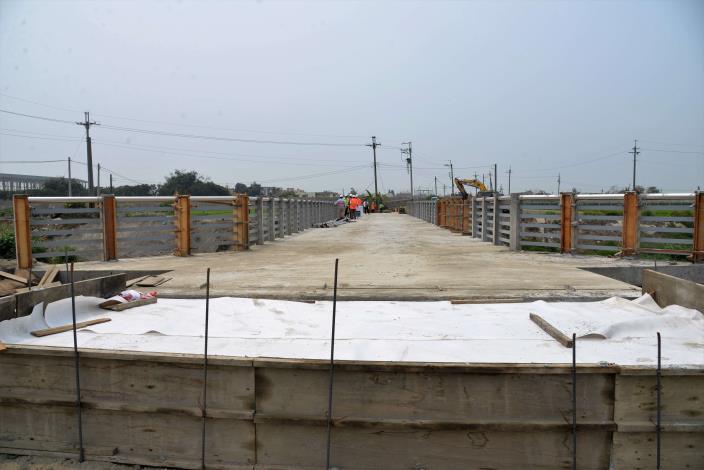 橋梁工程將預計4月下旬前完成進橋版施作