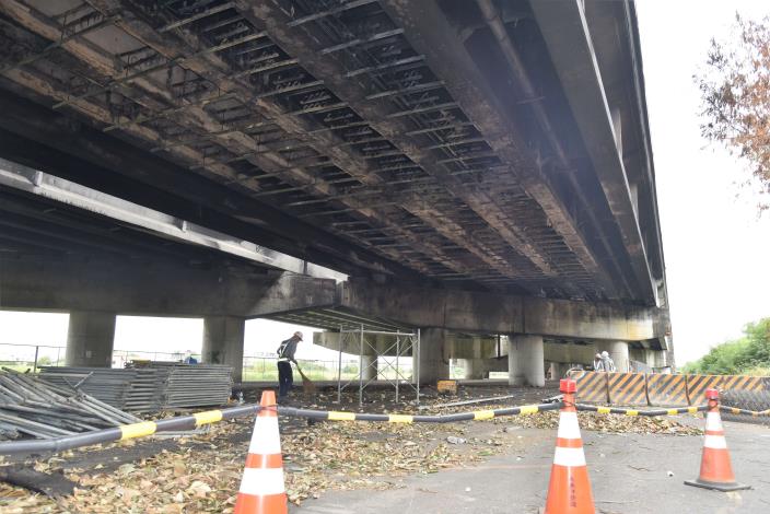 「斗六市雲科路三段竹圍大橋火害緊急復建工程」現階段已由施工團隊進駐開工