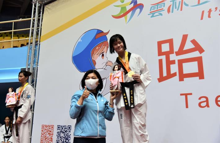 110全中運在雲林 義峰高中張芮恩跆拳道53-57公斤級為雲林奪下第一面金牌  