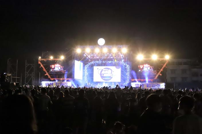 全中運選手之夜吸引數萬人觀賞，一起嗨翻斗南田徑場。