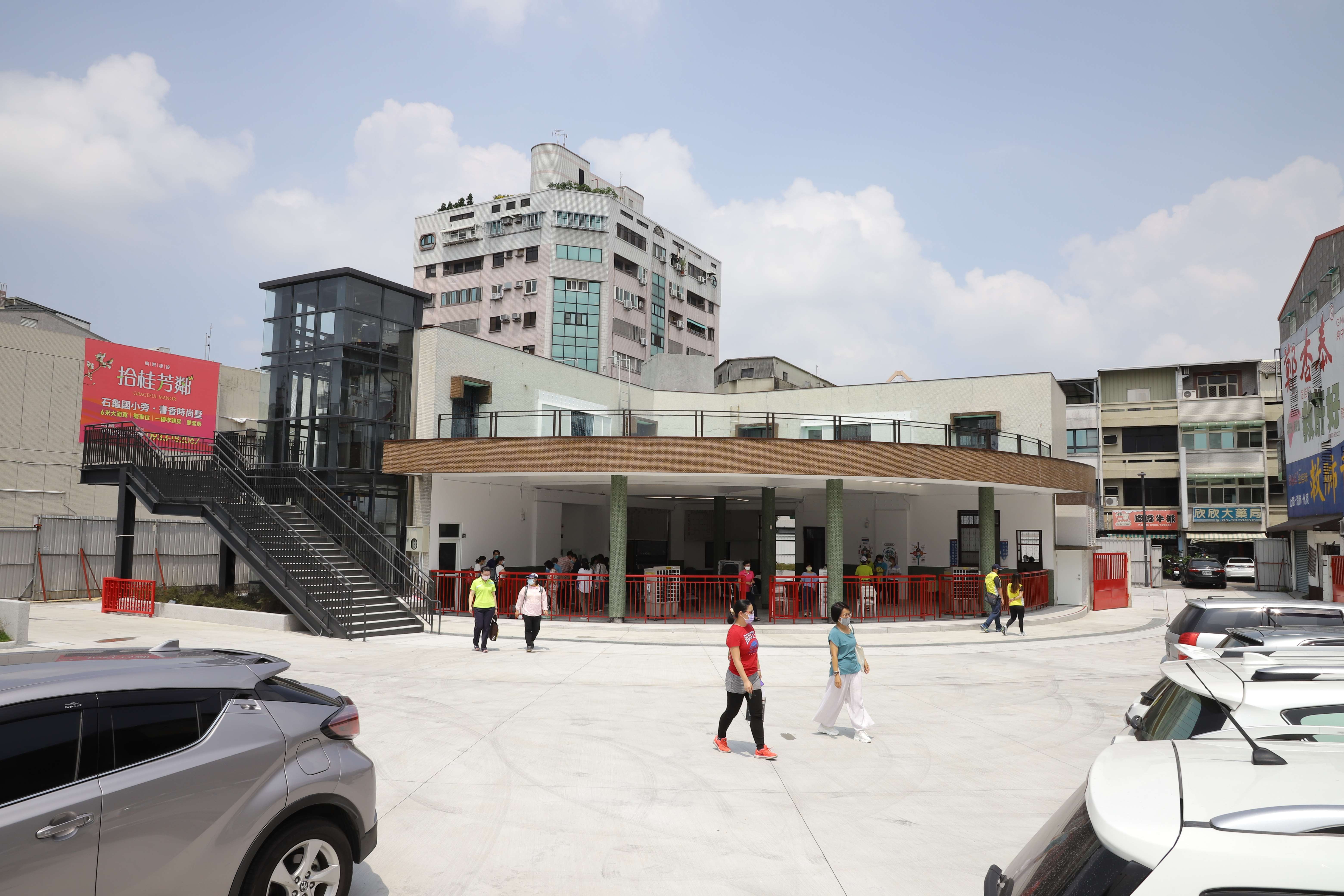 斗南舊台汽車站也是「璀璨斗南之心新建工程」工區之一，縣府與中正大學合作打造青銀共生基地。