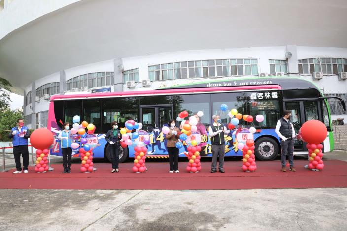縣府優化斗六市區101、102線公車，並於今日舉行宣傳記者會，鼓勵民眾多多搭乘。