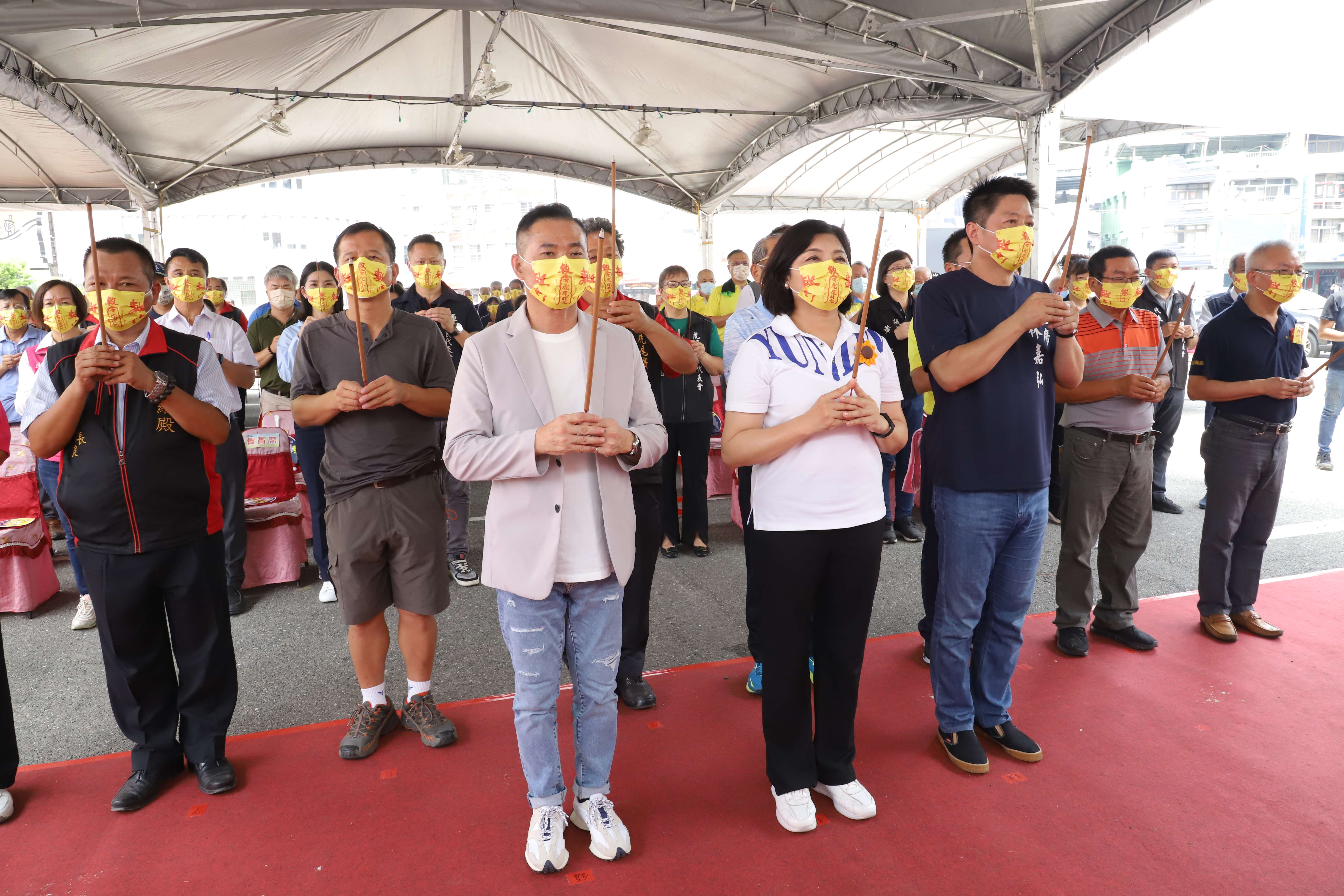 虎尾鎮公所今日舉辦首度七區聯合開香祭典，為中元文化祭系列活動揭開序幕。
