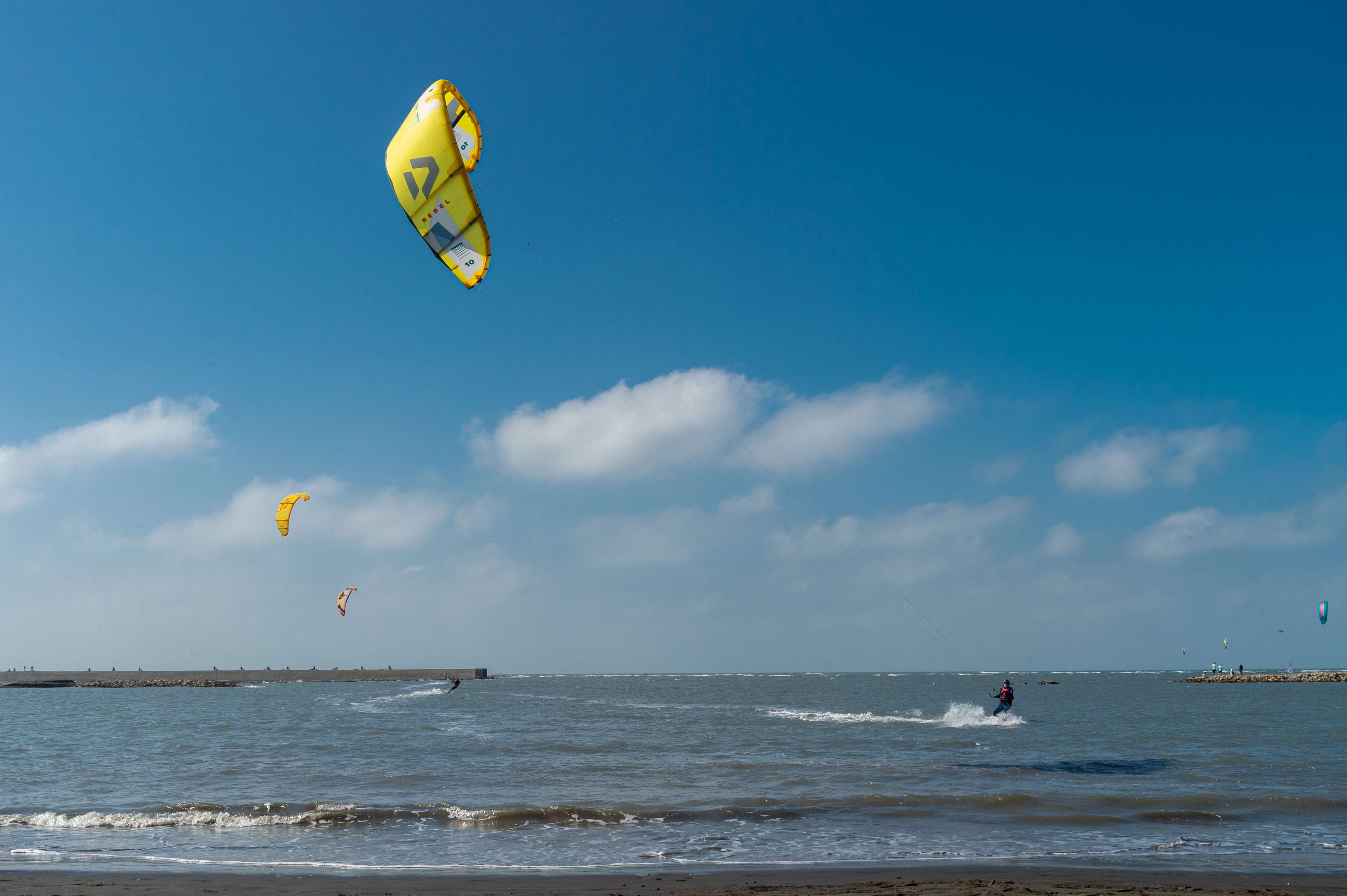 去年第一屆風箏衝浪公開賽，佳評如潮。