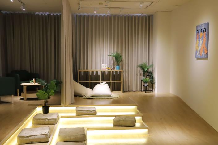 「好好療天室」舒適的空間及柔和的光線，非常適合聊天、談心。