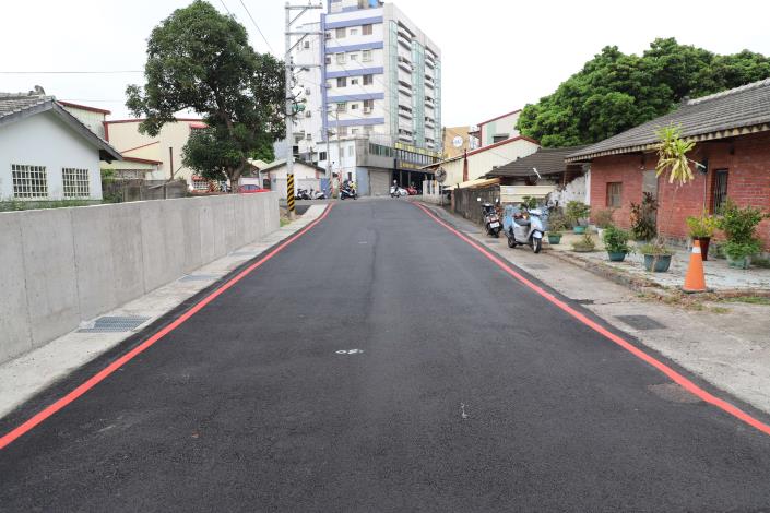 雲林縣政府籌措經費135萬元整辦理斗六市六合街100巷拓寬改善工程。