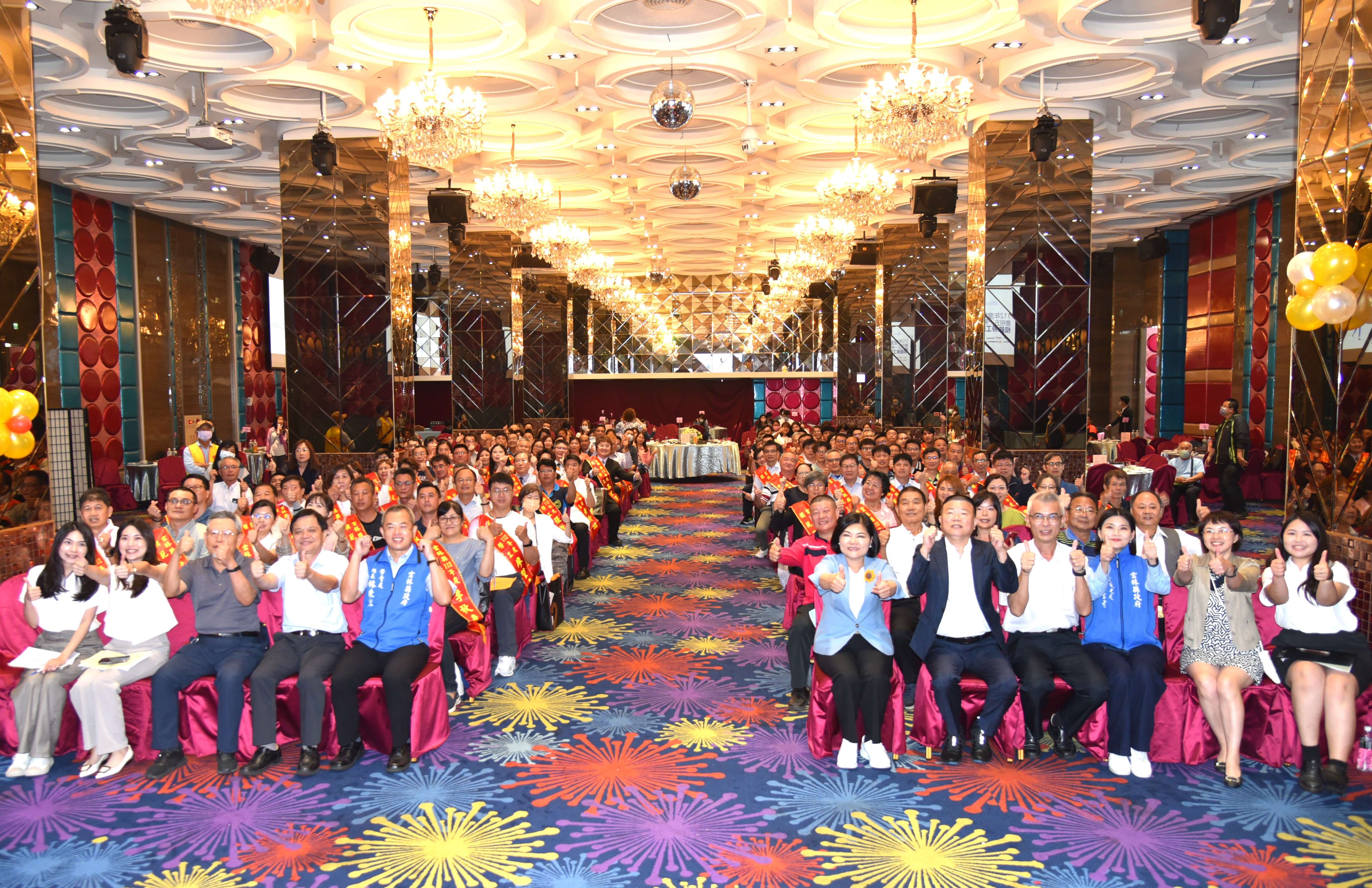 雲林縣表揚110名模範勞工 張麗善感謝勞工朋友的努力與貢獻