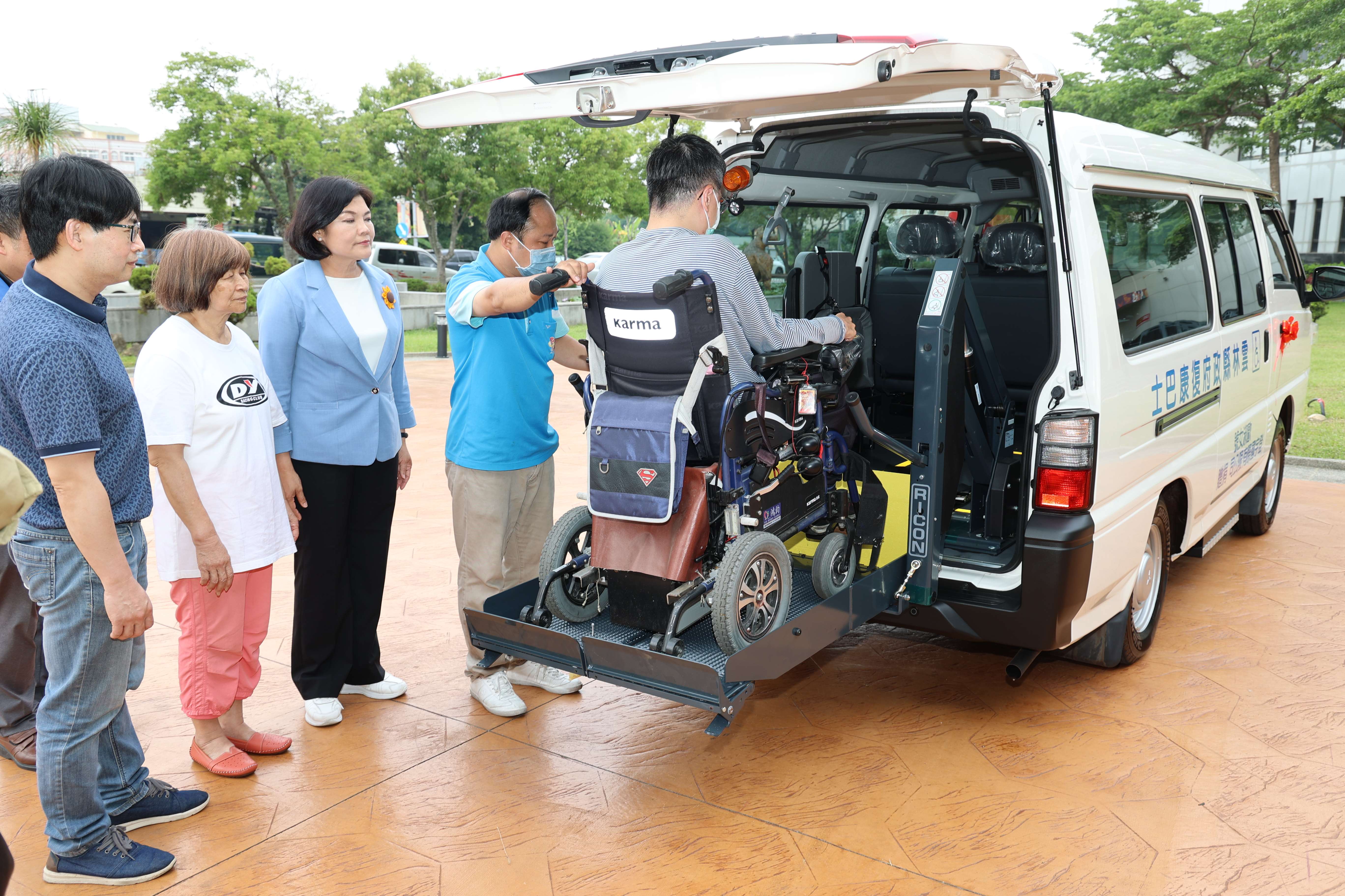 登宇國際有限公司此次捐贈雲林縣復康巴士 將用來服務更多雲林身心障礙朋友