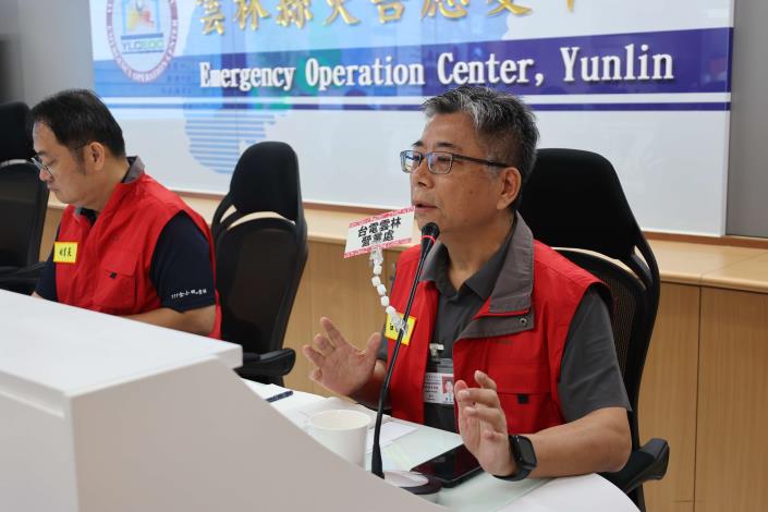 台灣電力公司雲林區營業處處長龔良智報告本縣停電搶修處置事宜。