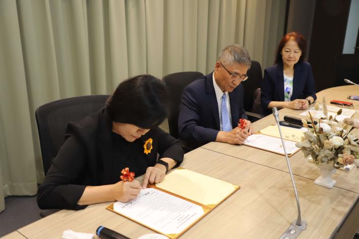 雲林縣政府、雲林科技大學簽署「極端氣候資訊平台」合作協定書(MOU)。