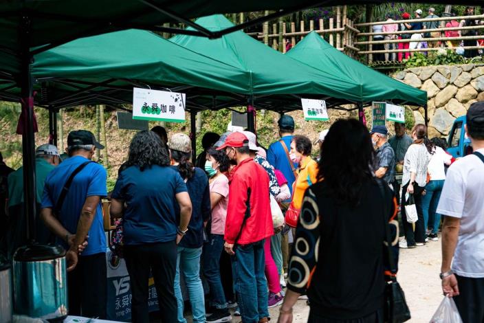 上週登場的草嶺石壁森林療癒祭吸引許多民眾參與，本週五、六、日還有三天歡迎民眾把握機會前往體驗。
