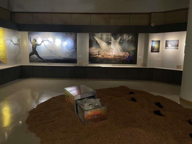 今年「雲嘉嘉營視覺藝術連線」雲林展區主題為「浪居帶Tidal-lounged Zone」。