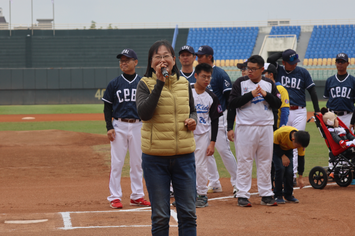 謝副縣長歡迎所有明星選手再度移師斗六棒球場比賽。