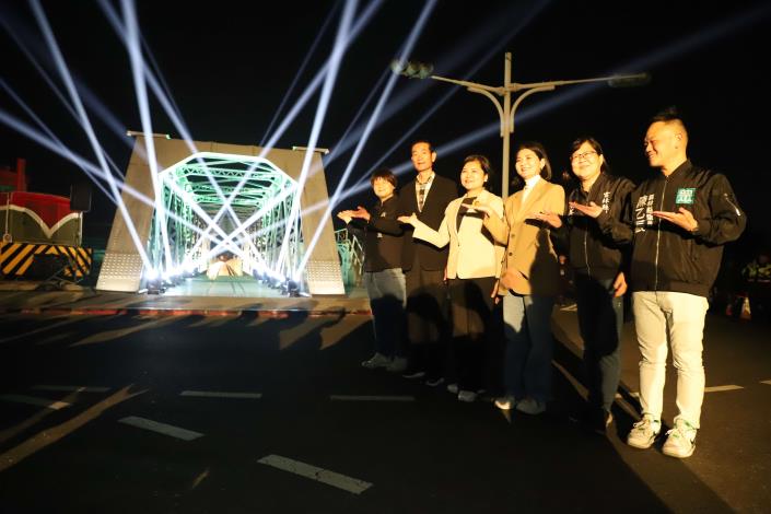 虎尾糖廠鐵橋光環境獲國內外各項大獎。
