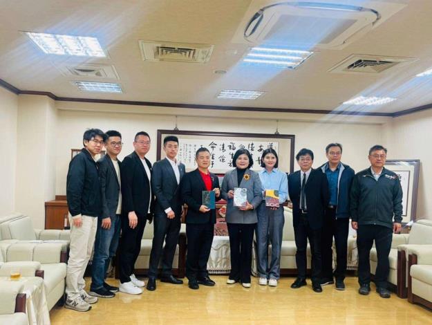 亞洲台灣商會聯合總會拜訪縣府，雙方就農產行銷、產業創新等議題進行交流。