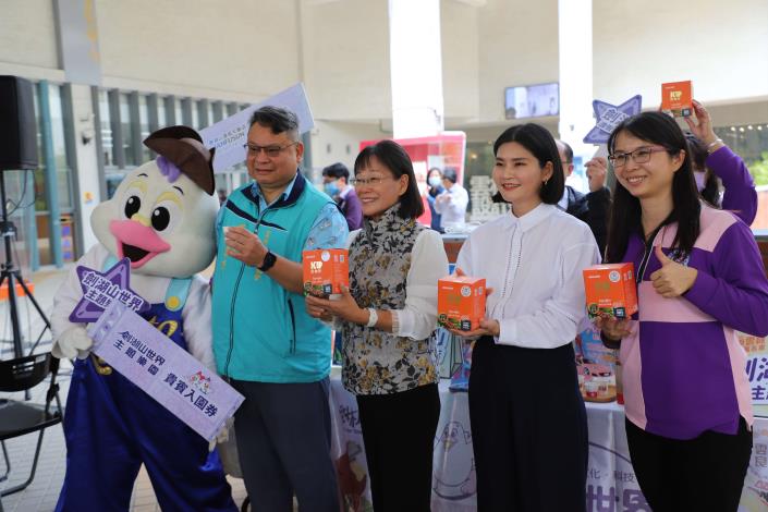 副縣長謝淑亞邀請全國民眾來雲林旅遊購物抽大獎。