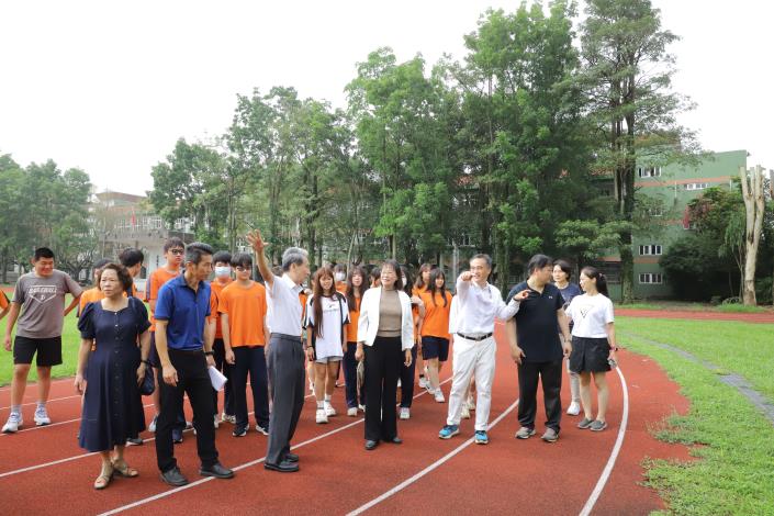 雲林縣府成功向教育部爭取近1億7千萬元整建學校運動場地，提供孩子更完善安全的運動空間。