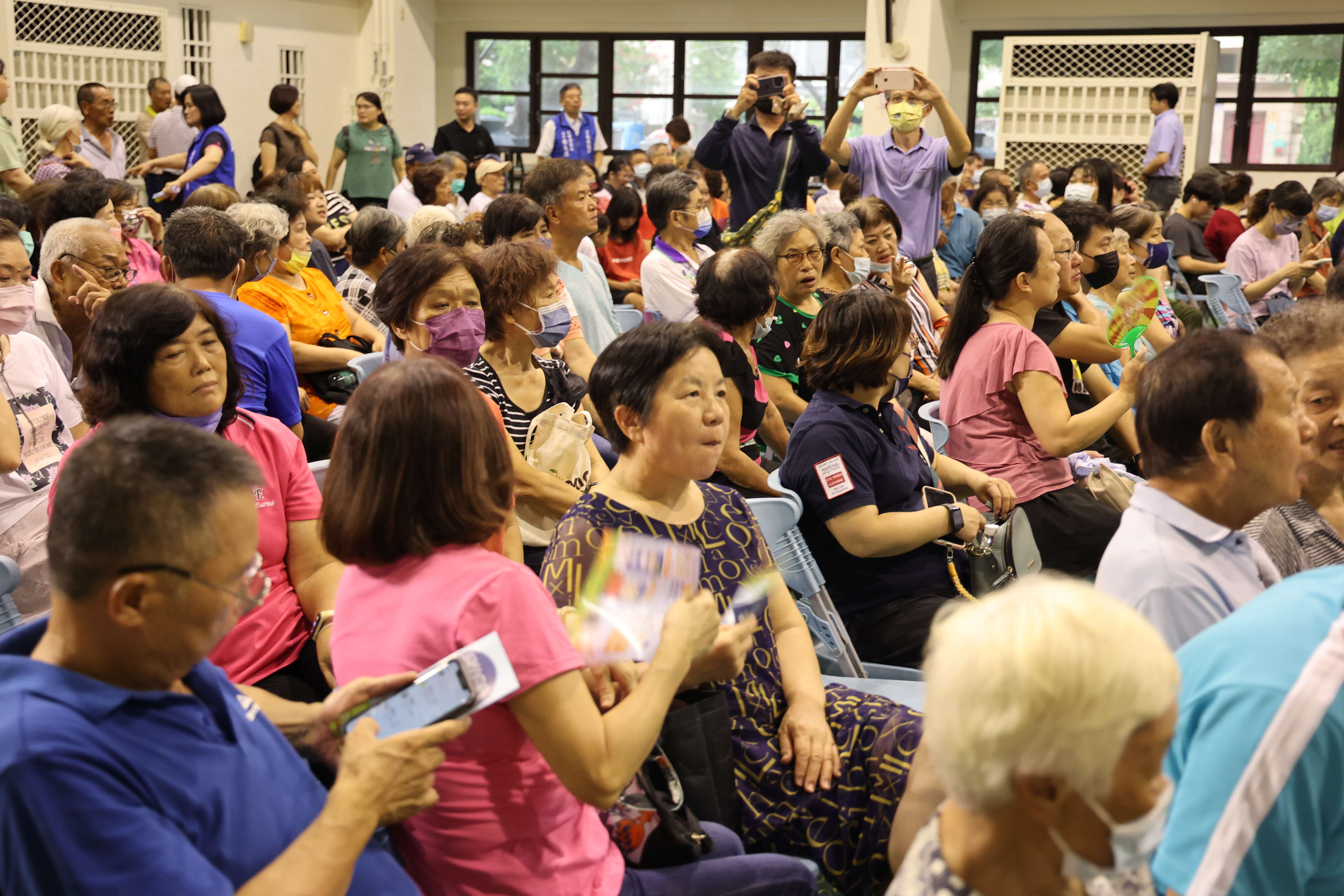 雲林縣國土計畫說明會23日晚間崙背場，民眾出席踴躍，擠滿會場。