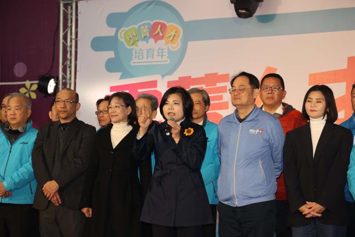 2025年為「雲菁人才培育年」，縣府透過「名人講座、公務人力發展學院、氣候永續學院、教育創新學院、AI科技學院、雲青創業職能理財學院、傳藝設計學院、口語表達學院、智慧農業大學」等面向，為縣內人才打造全方位的學習環境