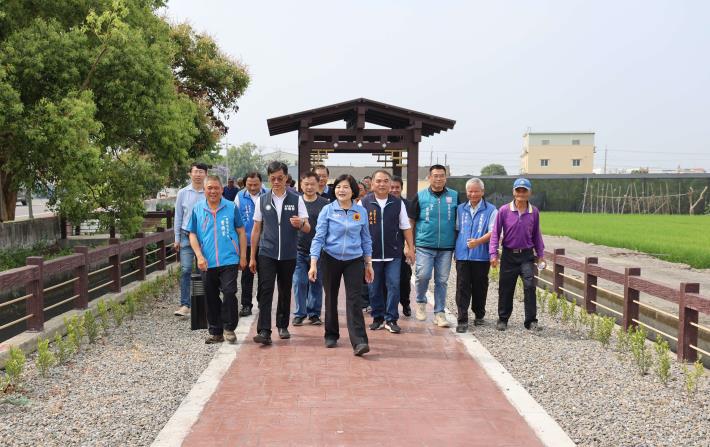 張麗善縣長視察西螺鎮公舘里三源聖濟寺前增設水位觀測站工程竣工成果