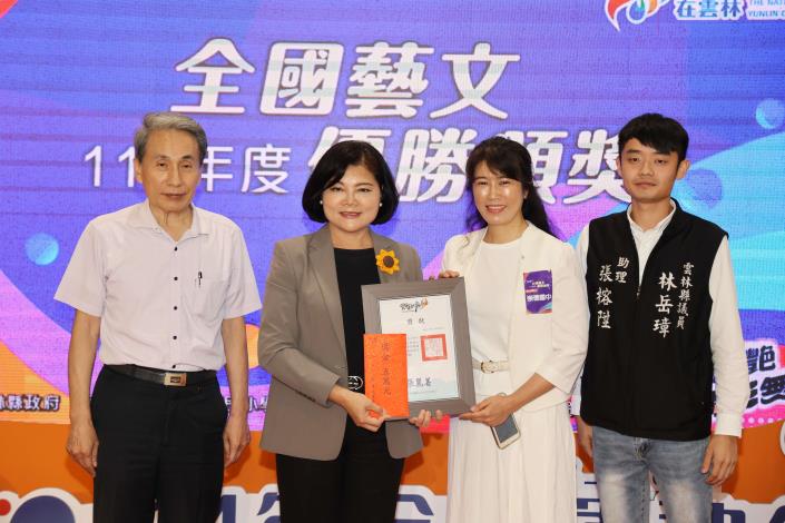 崇德國中合唱團於師生鄉土歌謠比賽獲特優肯定