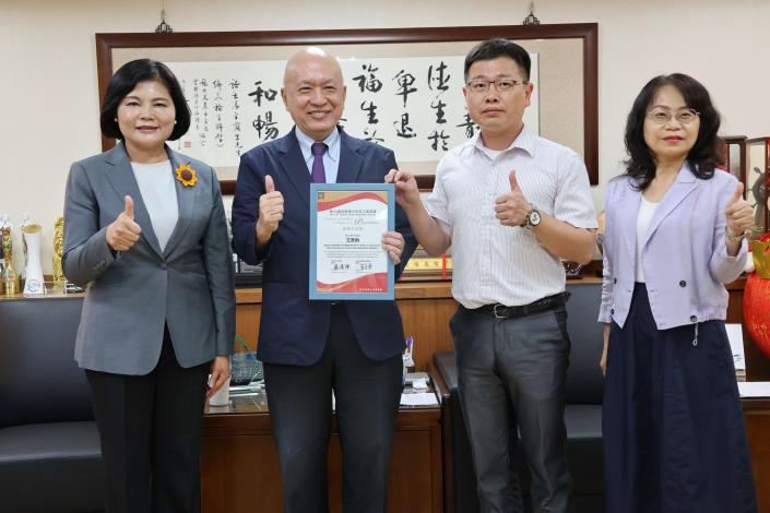 宏揚公益獎: 揚子高中王彥鈞老師