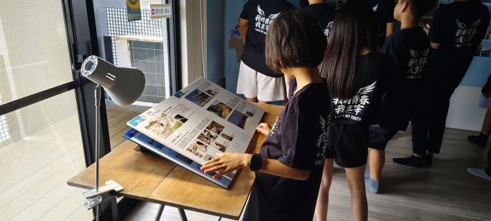 閱讀高腳屋的成龍濕地藝術展