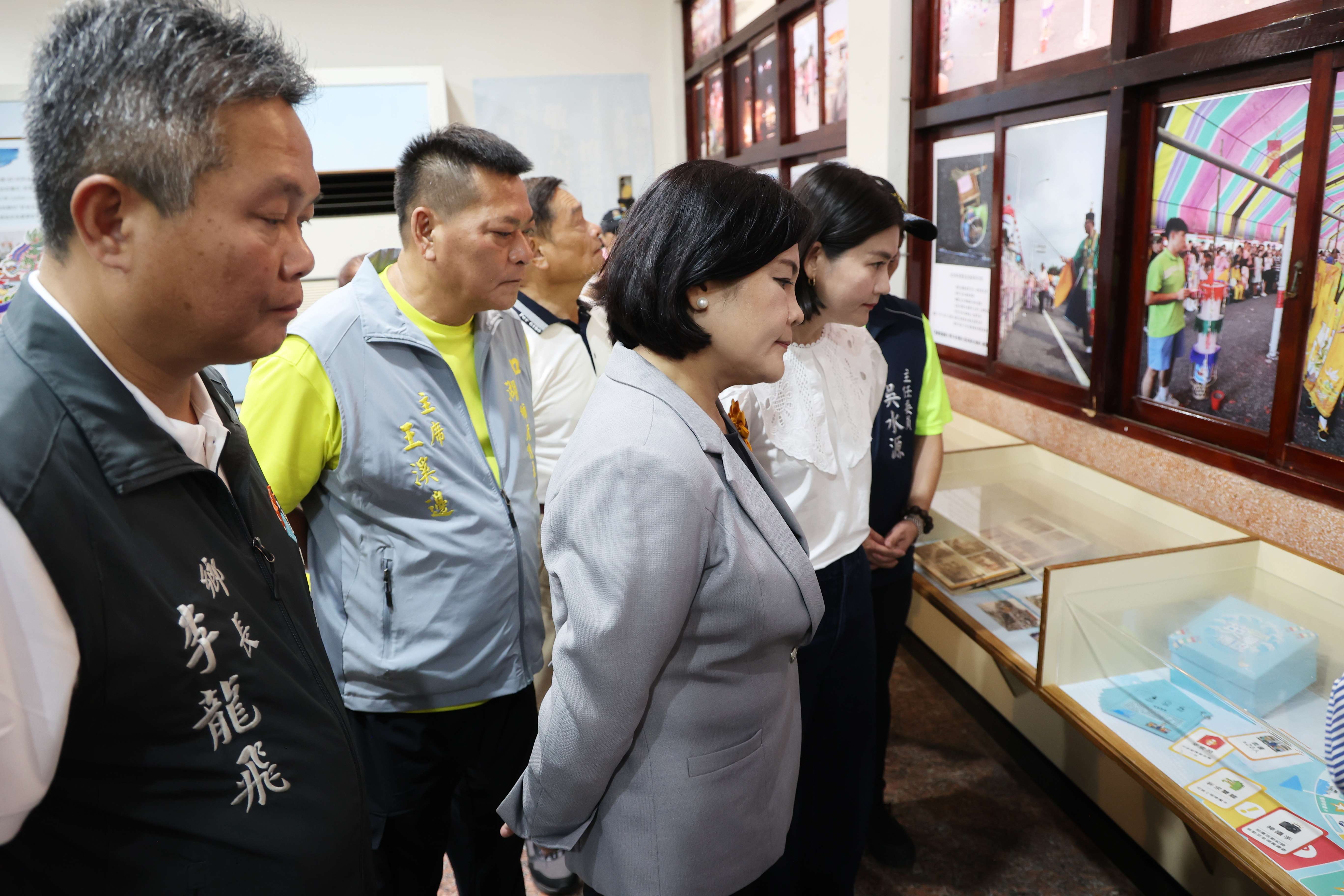 「依水尋憶-金湖萬善爺廟展覽計畫」，除辦理牽水車藏學術研討會、歷史與器物微型老照片展，並首度推出專屬互動主題桌遊