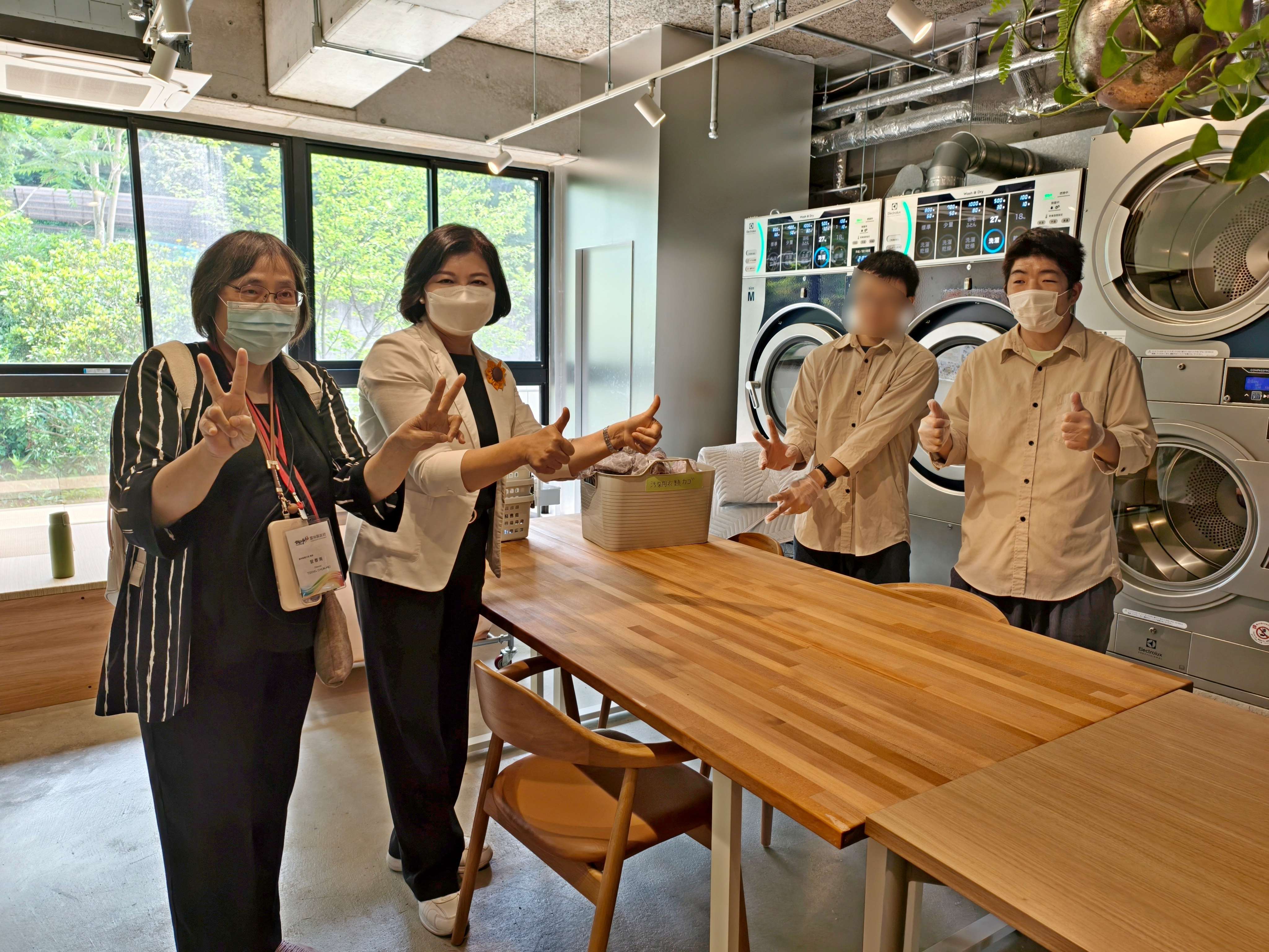 張縣長和Soup Town提供就業支持的身心障礙工作人員