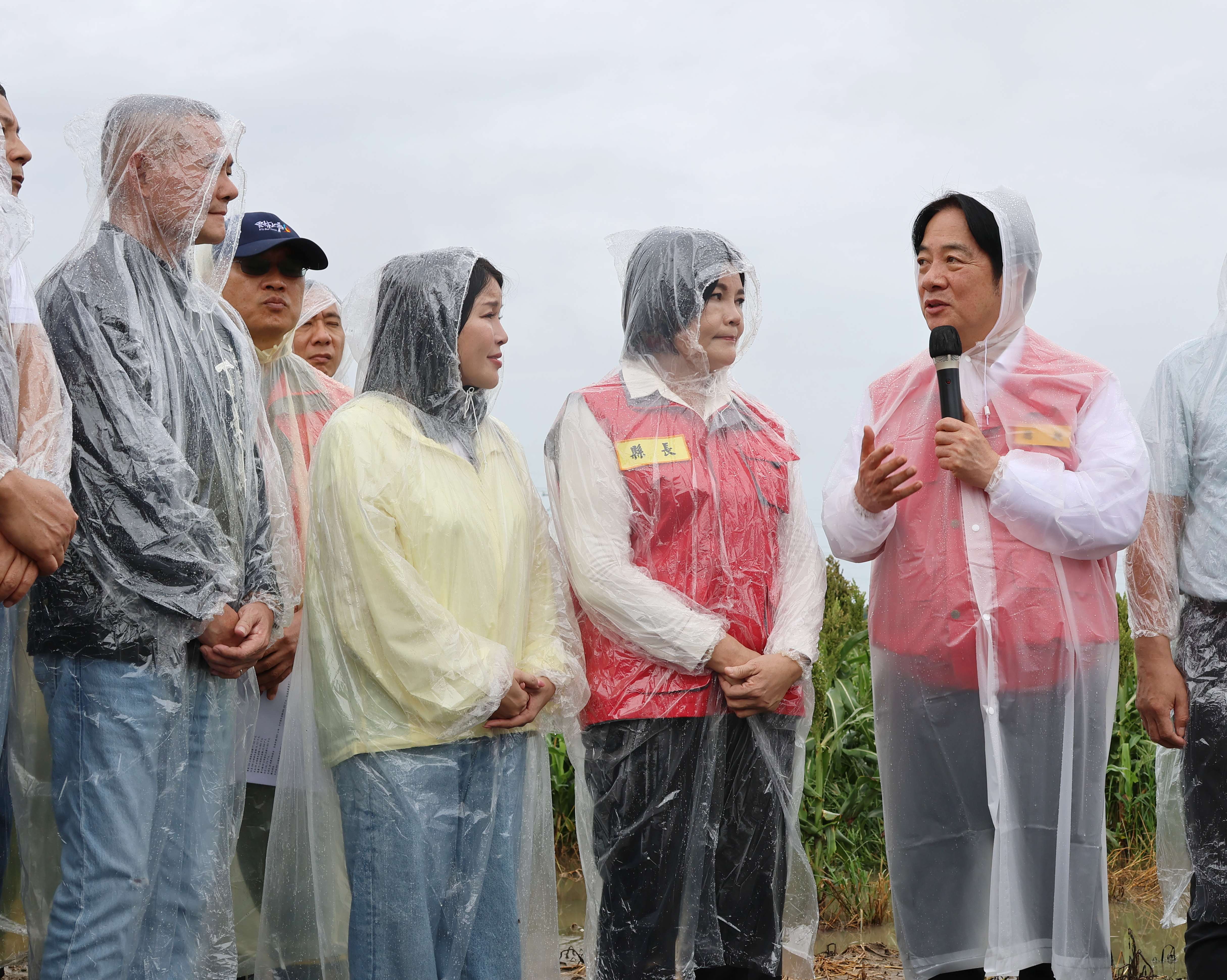 賴總統雲林勘災  指示農業部要和農民站在一起，從優、從速、從寬、從簡，核給農民現金救助