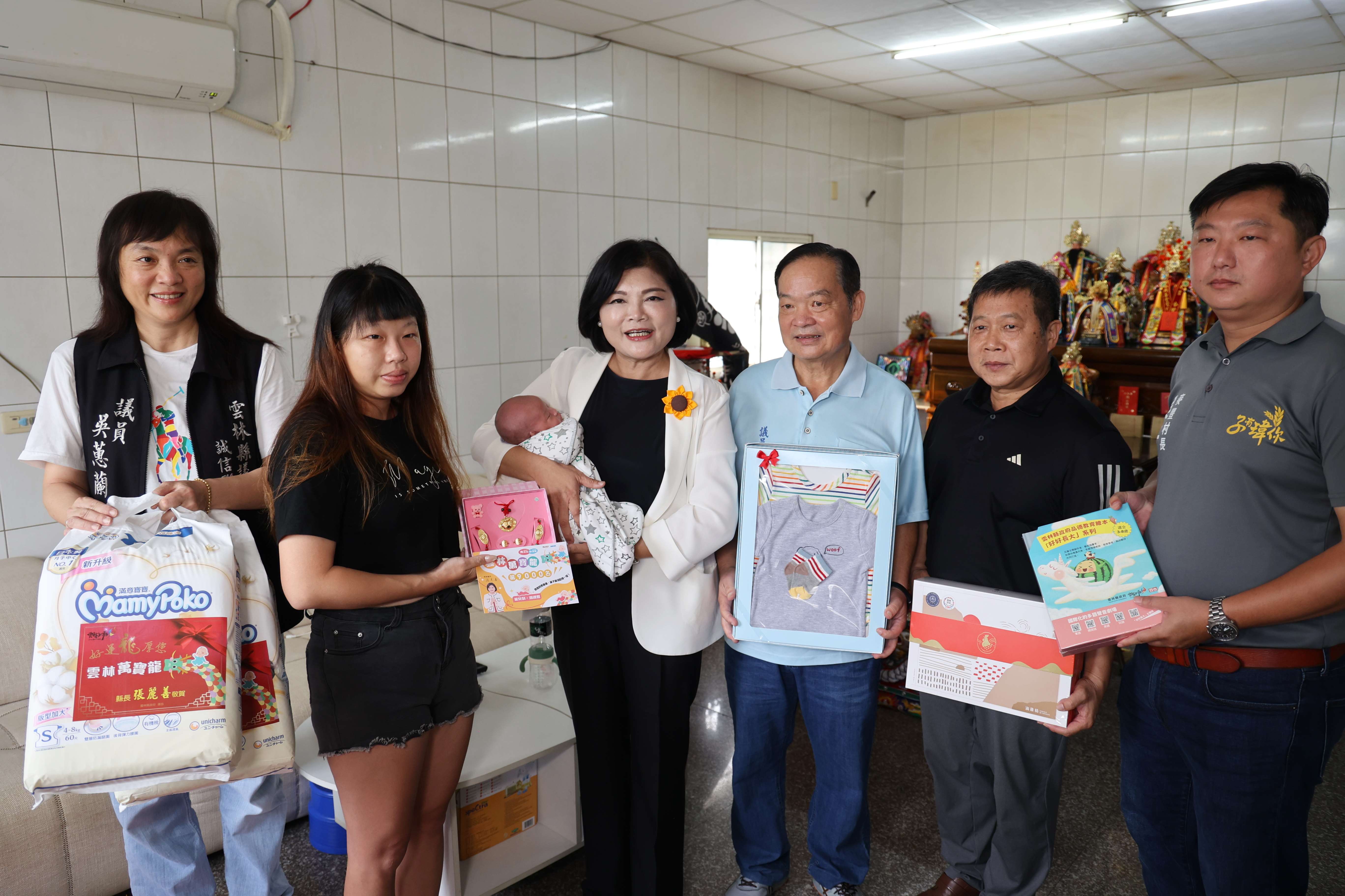 「雲林萬寶龍」催生 喜迎第9,000位新生兒  張麗善縣長13日前往麥寮鄉向第9000位龍寶寶獻上祝福