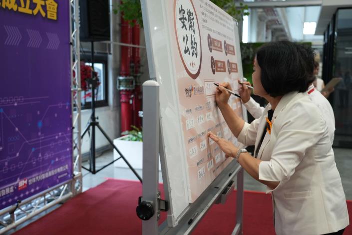 官LIN07801.JPG