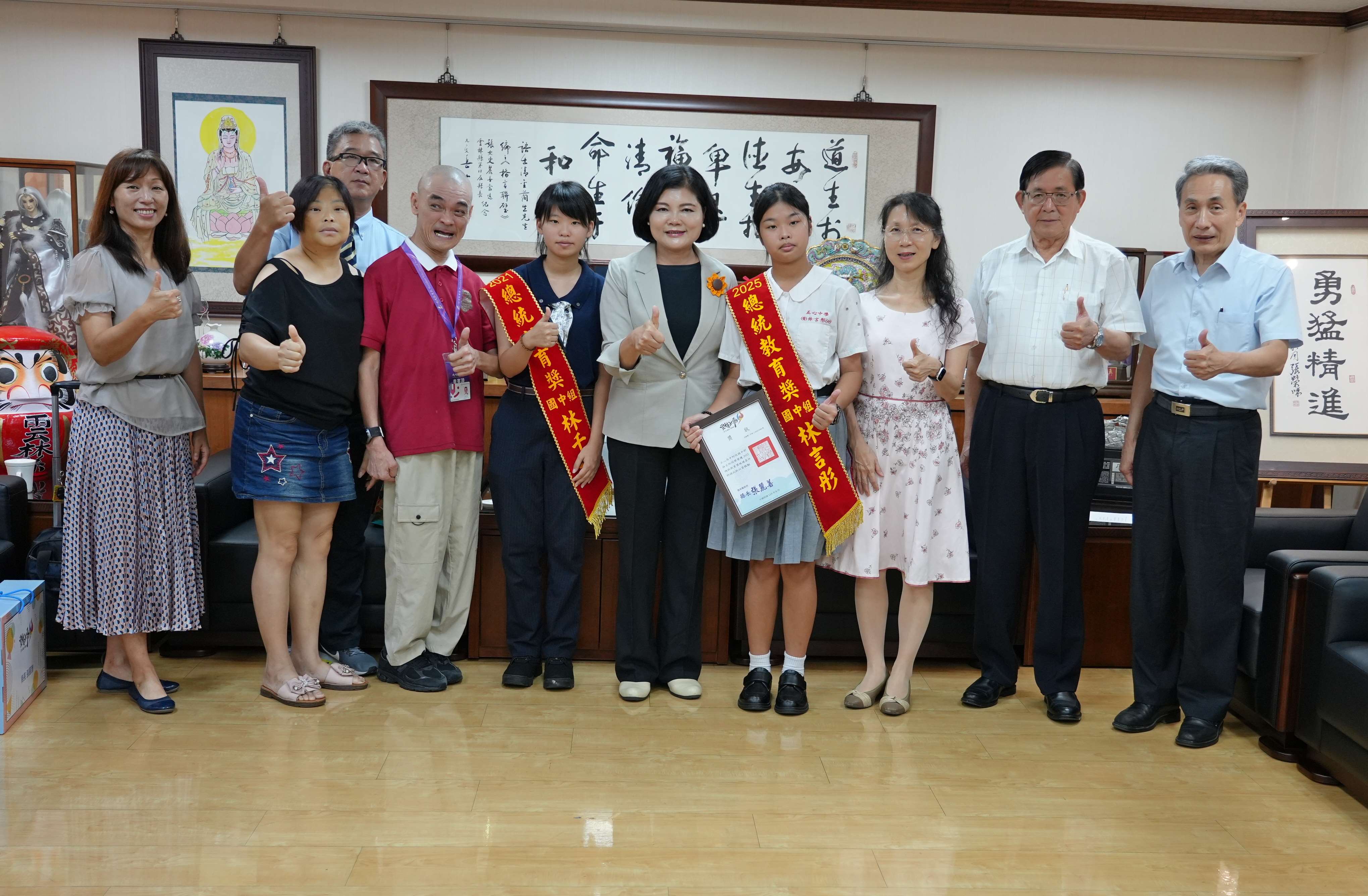 張麗善縣長期許林言彤的故事能讓學子都有正向向上的心。