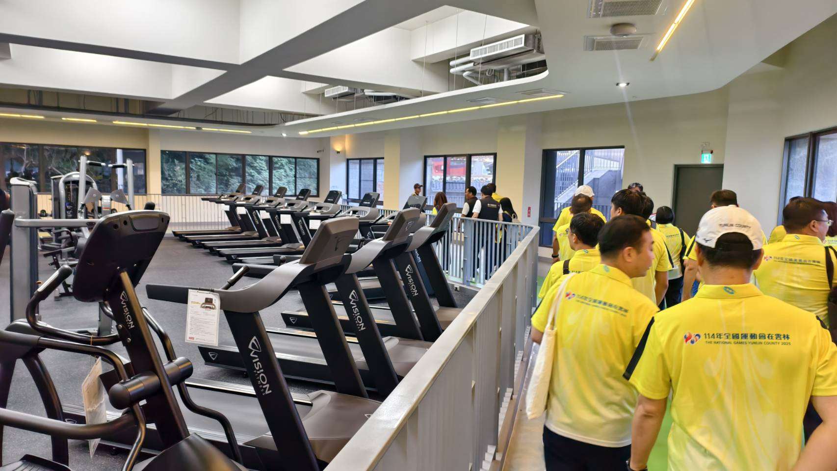 參觀縣民樂活多功能體育館