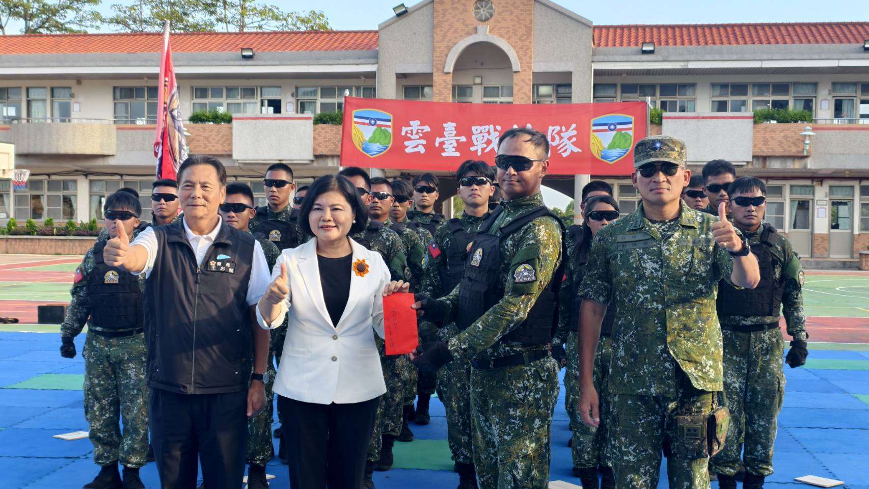 參訪了解連江的特殊軍事文化 張縣長並贈送加菜金慰勉