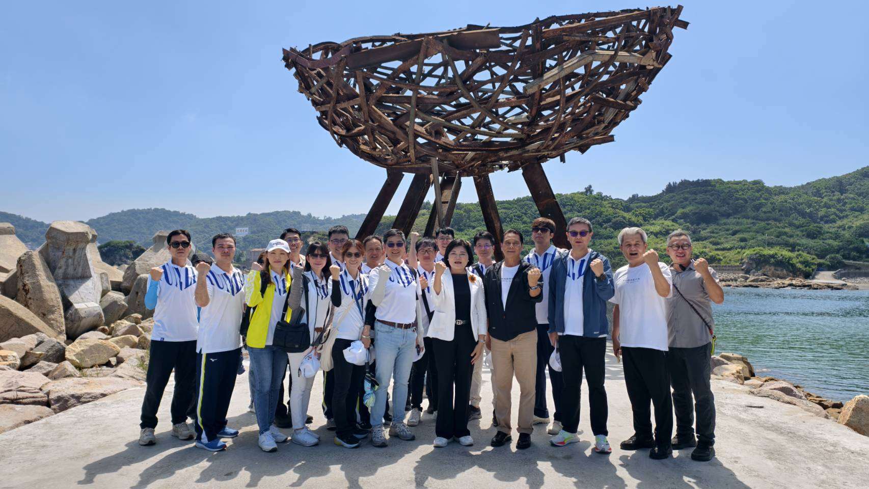 縣府團隊參訪「馬祖國際藝術島」，學習連江善用自身優勢，打造在地特色。
