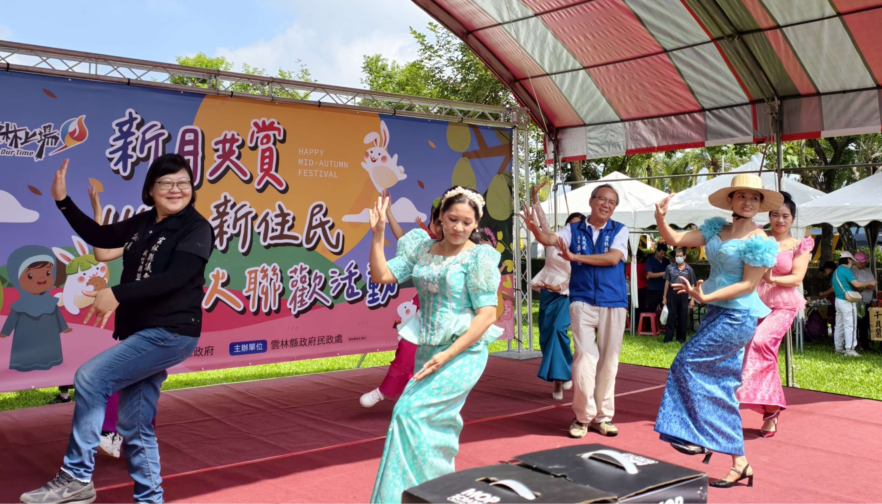 活動中獻上各國家精彩傳統舞蹈及表演，蒞臨貴賓更上台同歡同樂